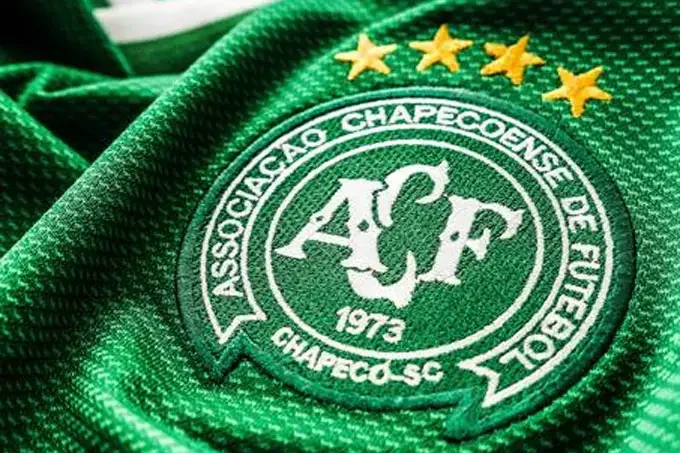  Vila Nova e Chapecoense se enfrentam em jogo decisivo pela Série B