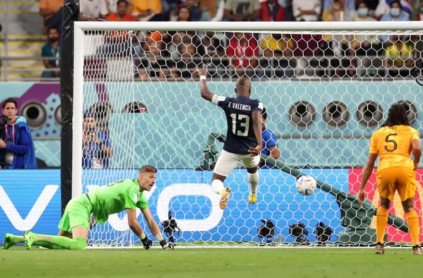  Corinthians e Internacional se enfrentam com Memphis Depay e Enner Valencia como destaques