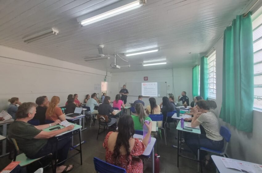 Guarda Municipal de Chapecó ministra palestra sobre como agir em ataques em escolas