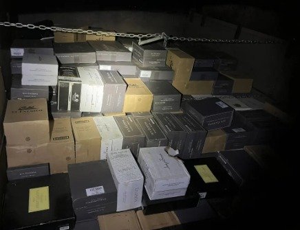  Caminhão com mais de 300 caixas de vinho descaminhadas é apreendido na BR-470