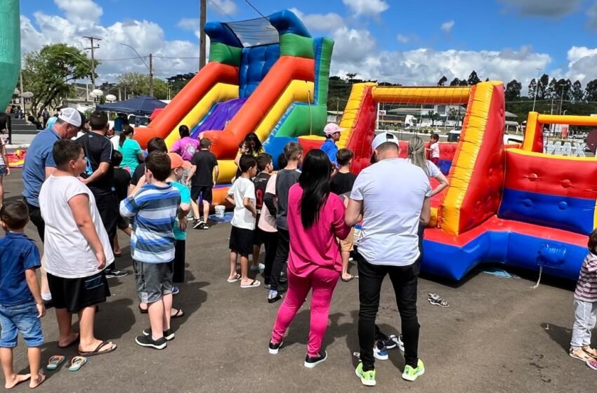  Cerca de 2000 pessoas participam de evento alusivo ao Dia das Crianças na FEMI
