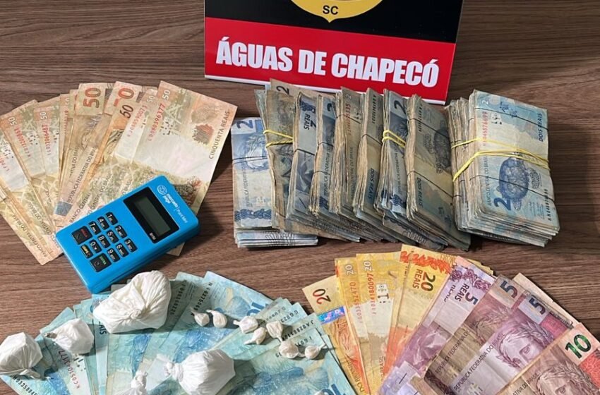  Polícia Civil cumpre mandados e prende quatro homens por tráfico de drogas