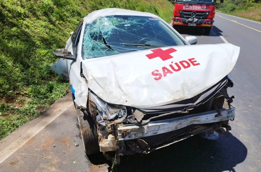  Colisão entre carro e caminhão deixa feridos na BR-282 em Ponte Serrada