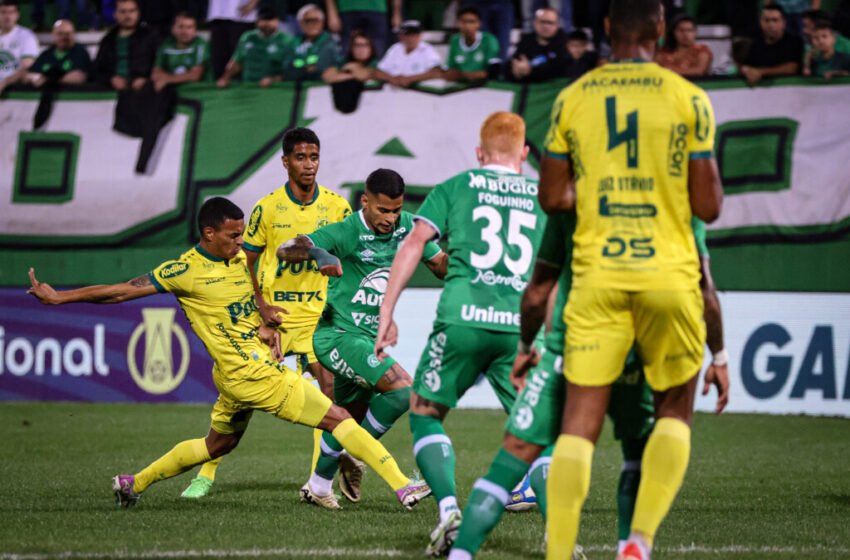  Chapecoense encara o Mirassol em jogo decisivo para o adversário