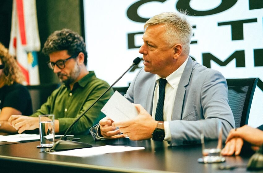  Deputado Fabiano da Luz cobra resposta do Legislativo sobre contratos do governo sem licitação