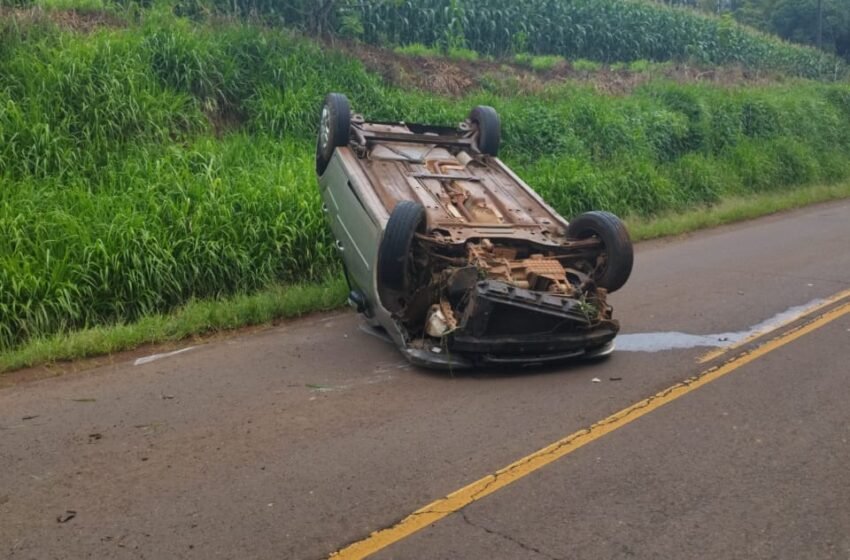  Acidente de trânsito com capotamento em Itá mobiliza Corpo de Bombeiros