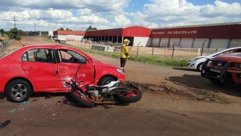  Colisão entre motocicleta e carro deixa dois feridos em Xanxerê