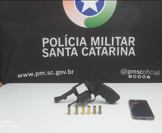  Dupla é presa após disparo de arma de fogo e resistência em Xanxerê.