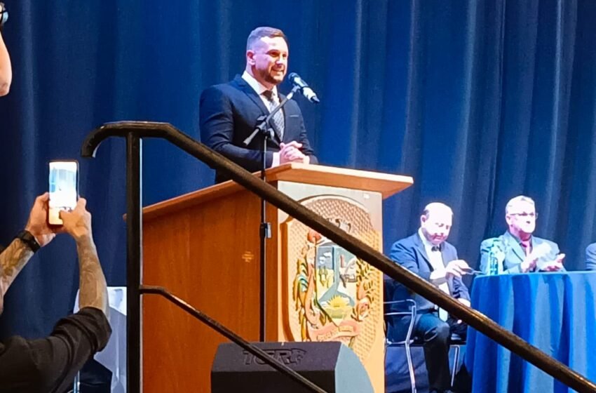  Prefeito, vice e vereadores eleitos tomam posse em Faxinal dos Guedes