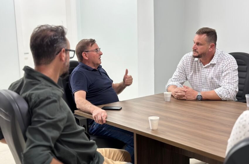  Prefeito e vice de Faxinal dos Guedes realizam visitas às unidades básicas de saúde e ao Hospital São Cristóvão