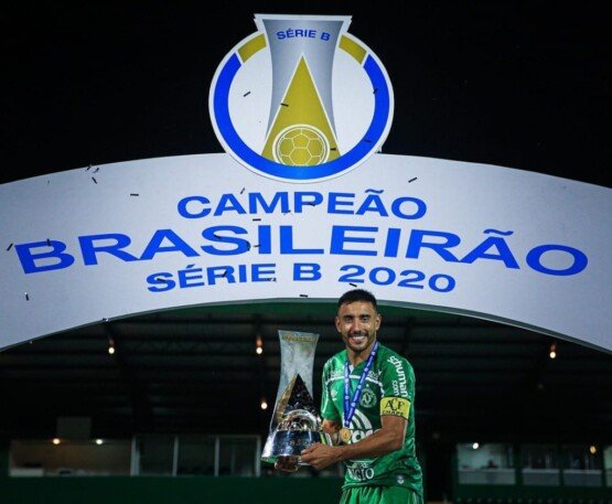  Alan Ruschel retorna à Chapecoense para a temporada 2025