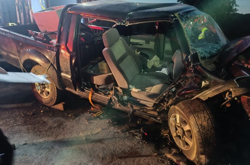  Colisão frontal entre camionete e carro deixa feridos na BR-480, em Chapecó