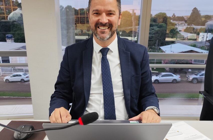  Presidente da Câmara destaca adesão a programa educativo, melhorias na infraestrutura e parcerias em benefício do município